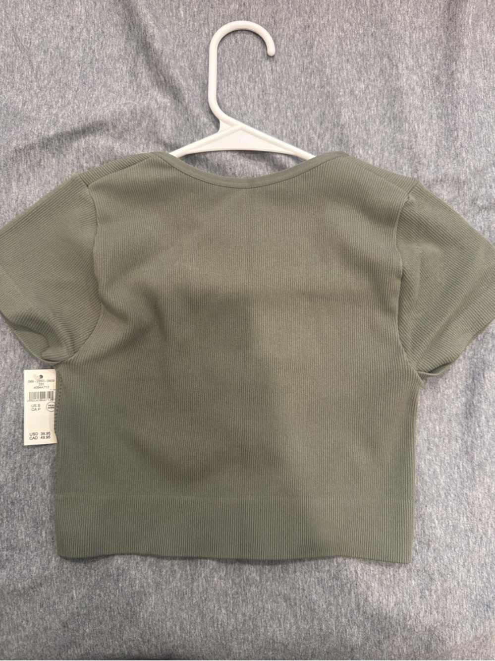 BRAND NEW aerie Olive Green Cropped Ribbed Scoop Top with Gold Accent - Picture 2 of 2